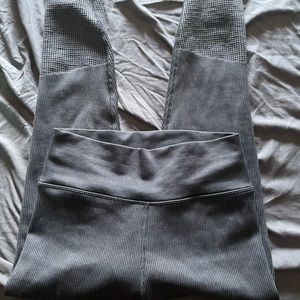 ✨ OFFLINE Ribbed Aerie Legging ✨